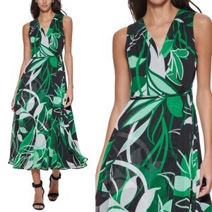 Calvin Klein Petite Surplice-Neck
Sleeveless a-Line Dress Fern  size 4P Petite